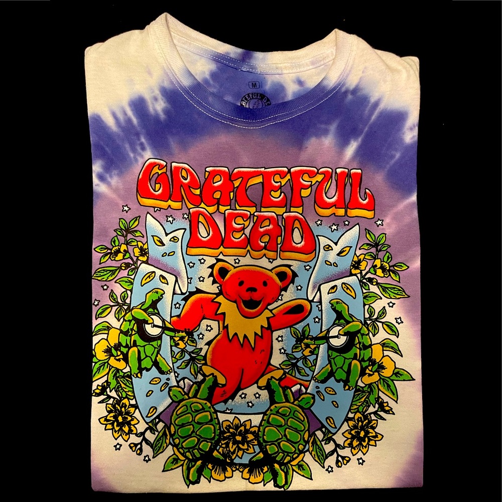 Selling a Great full dead short sleeve tee shirt